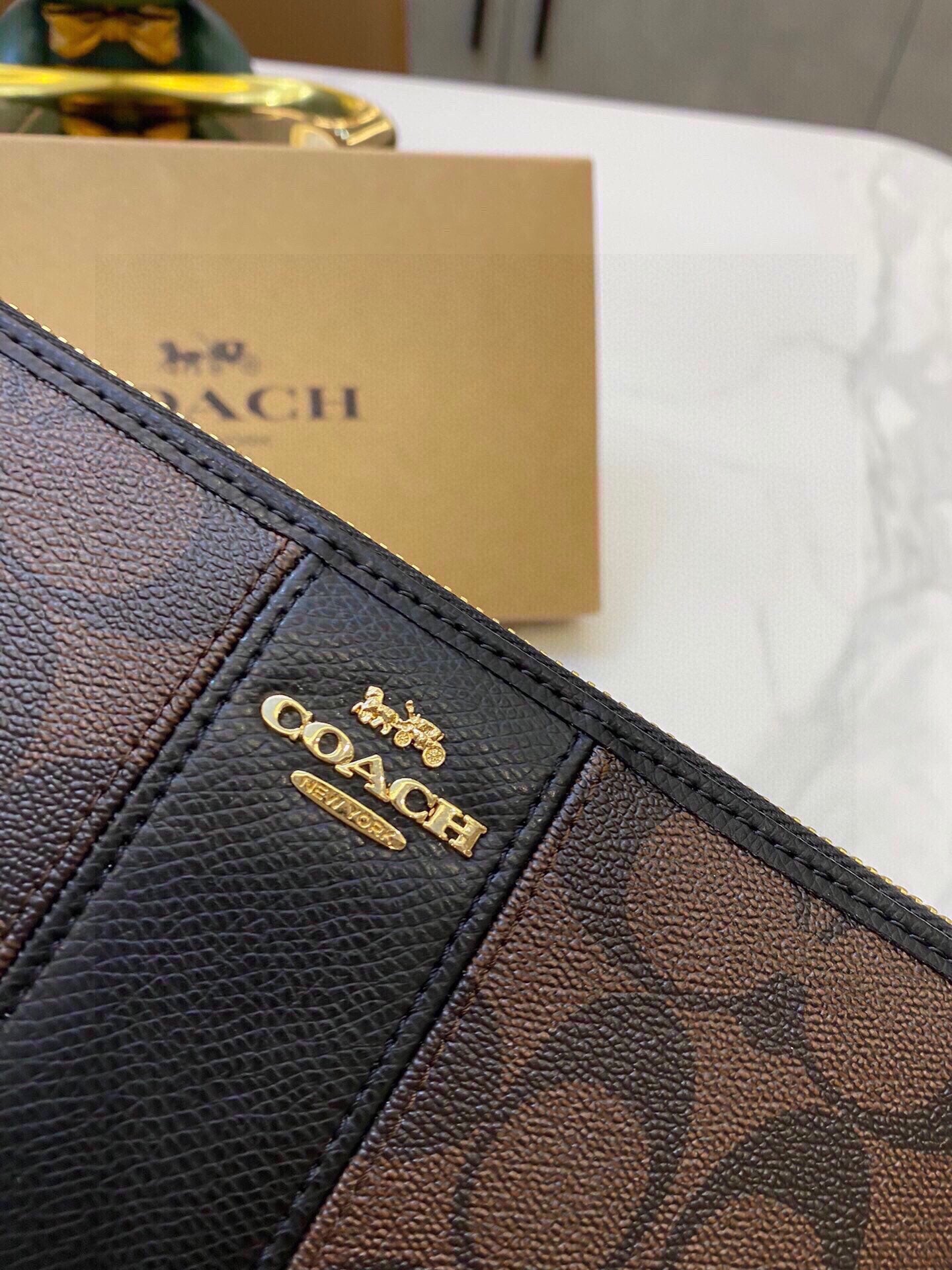 COACH-008Wallet