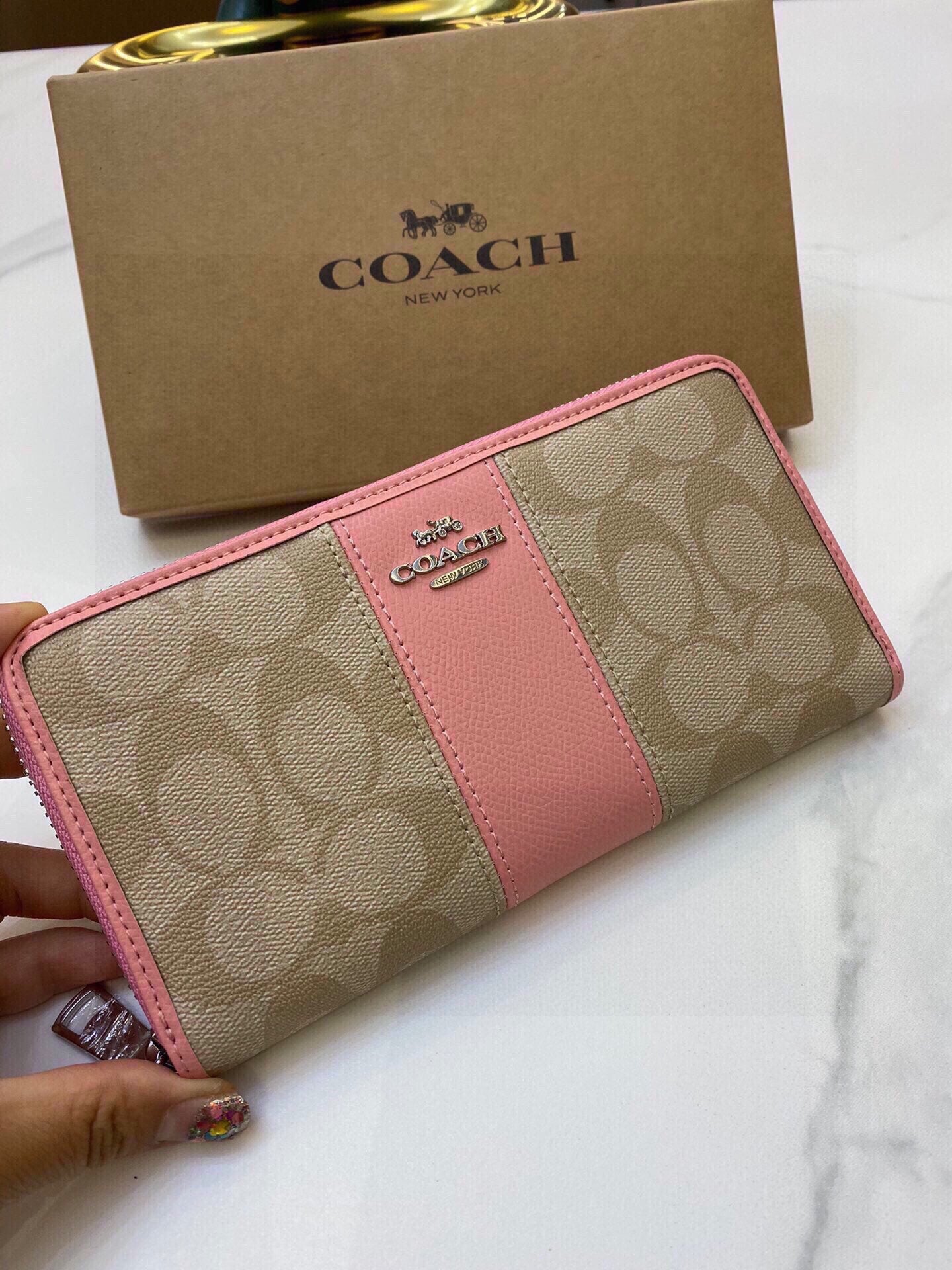 COACH-008Wallet