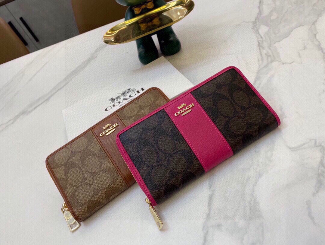 COACH-009Wallet