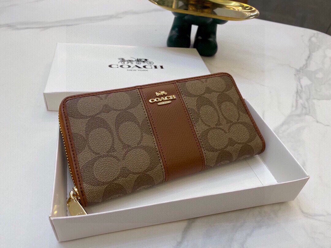 COACH-009Wallet