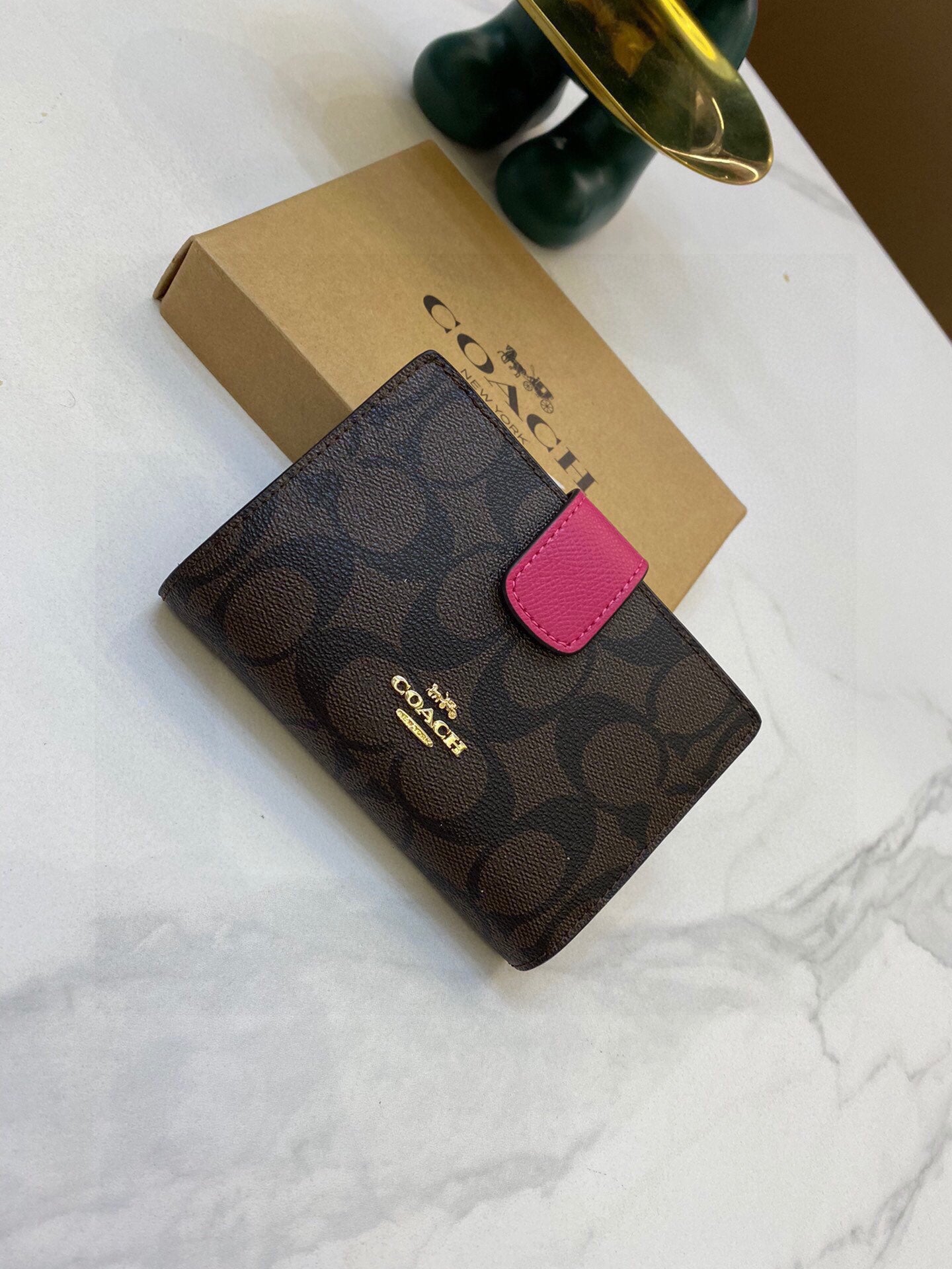 COACH-010Wallet