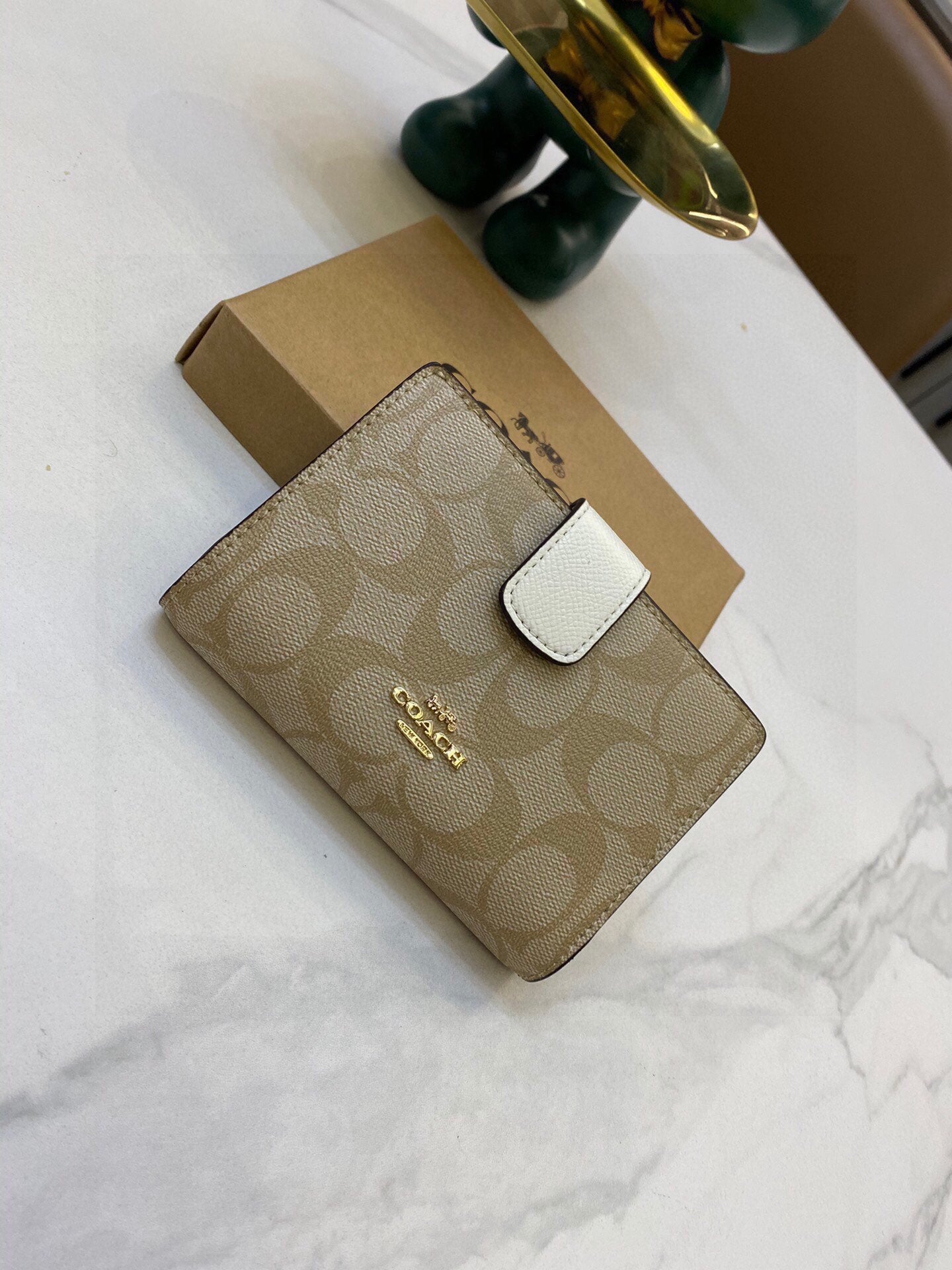 COACH-010Wallet
