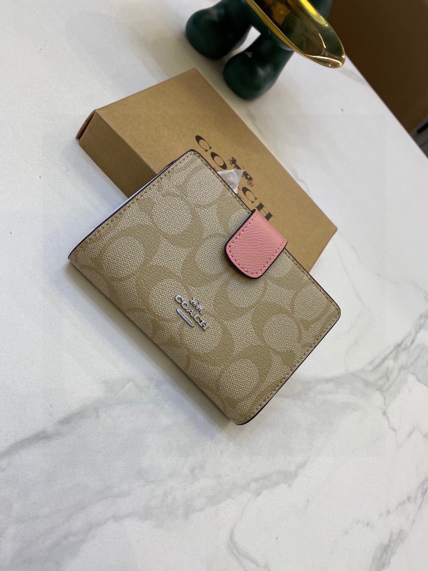 COACH-010Wallet