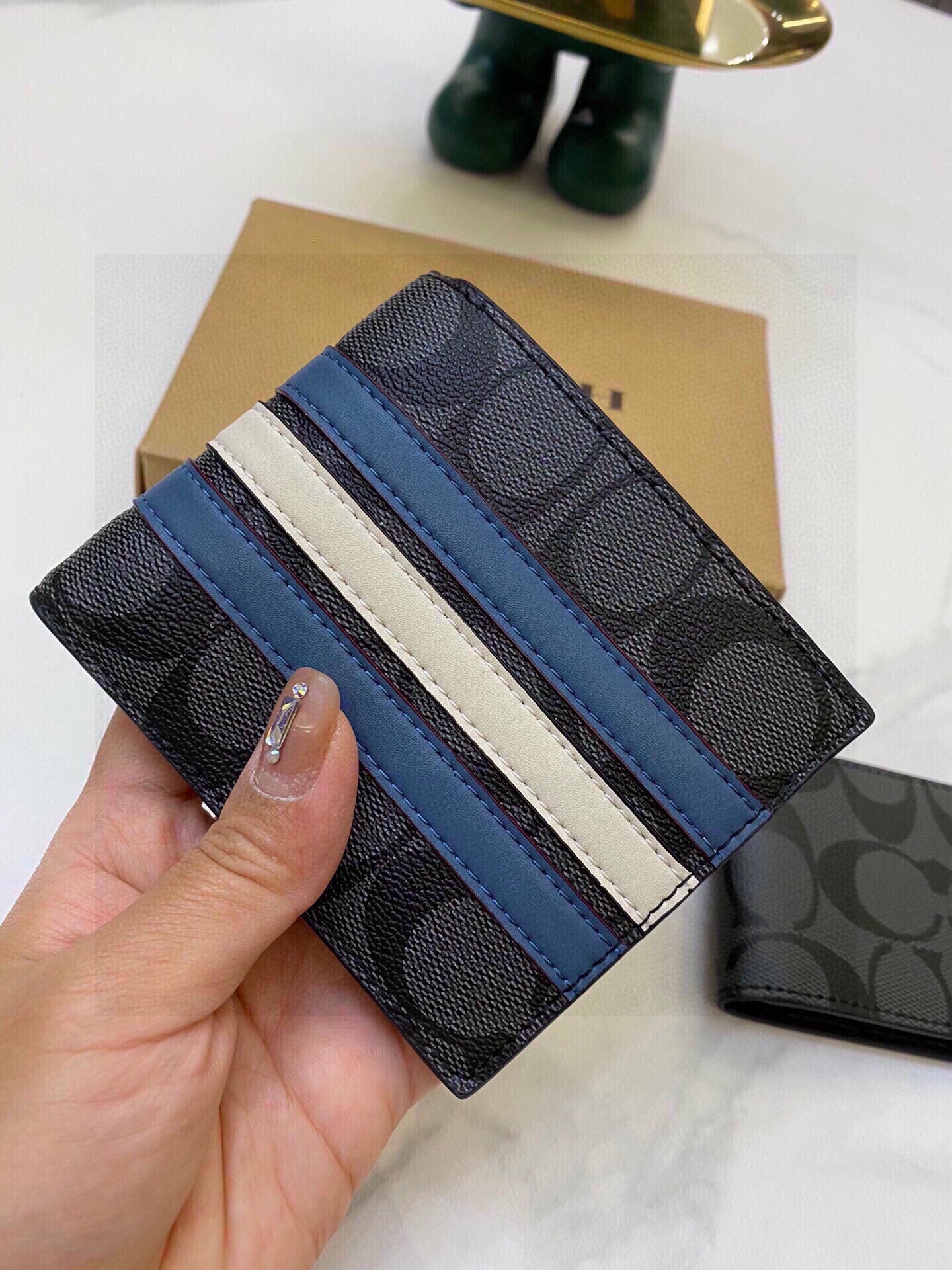 COACH-022Wallet