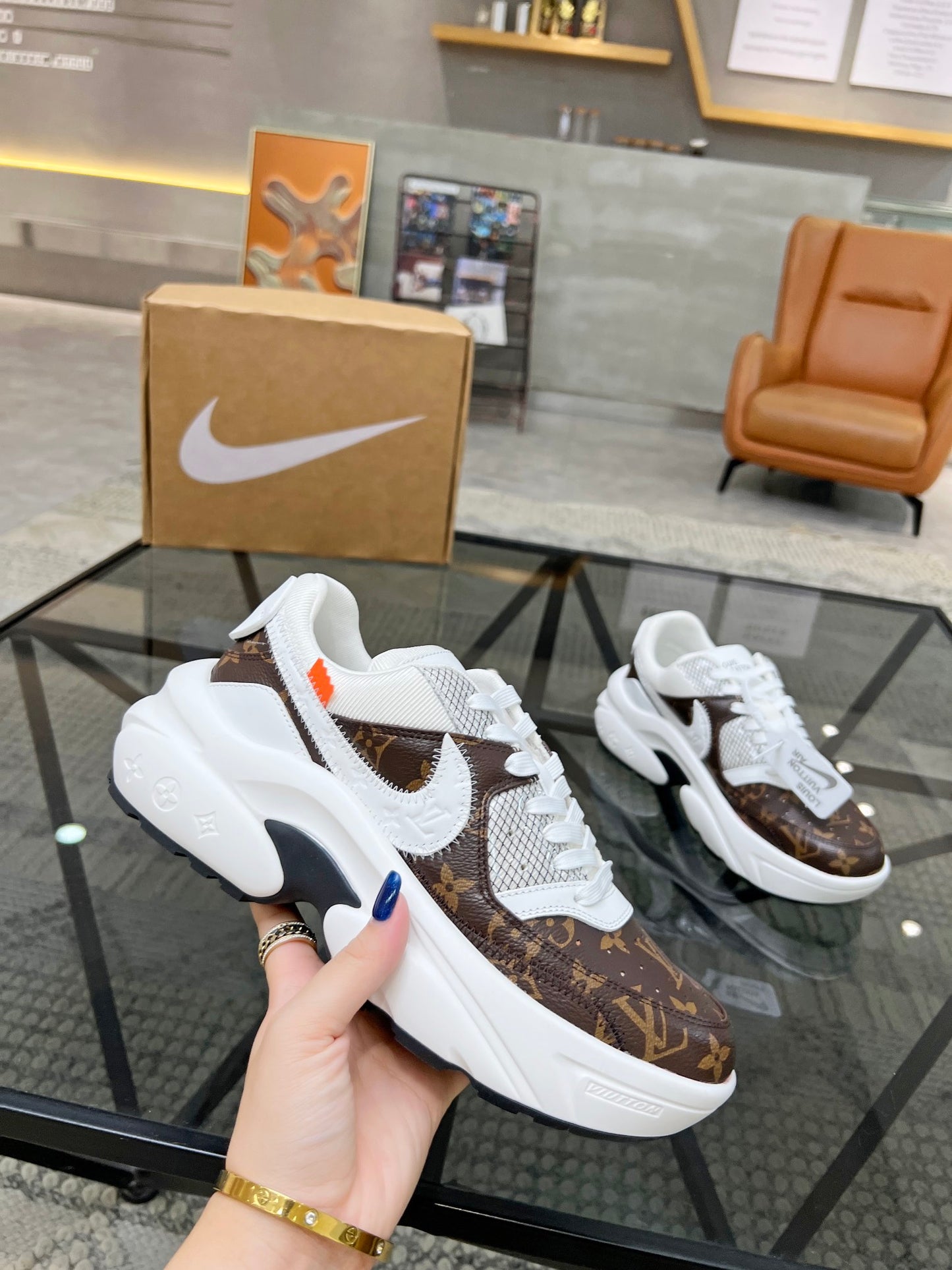 Gucci-184Shoes