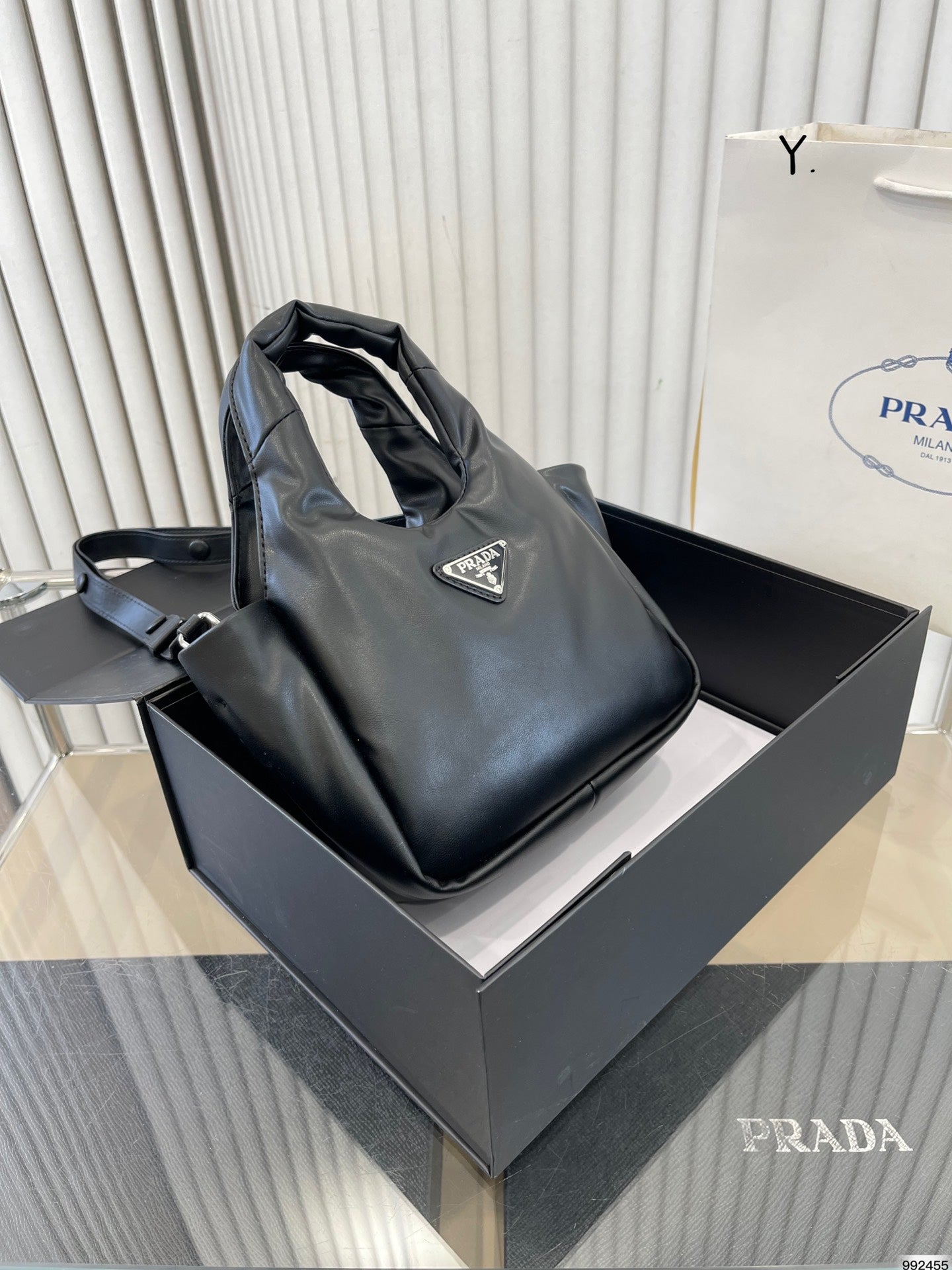 PRADA BAG-010