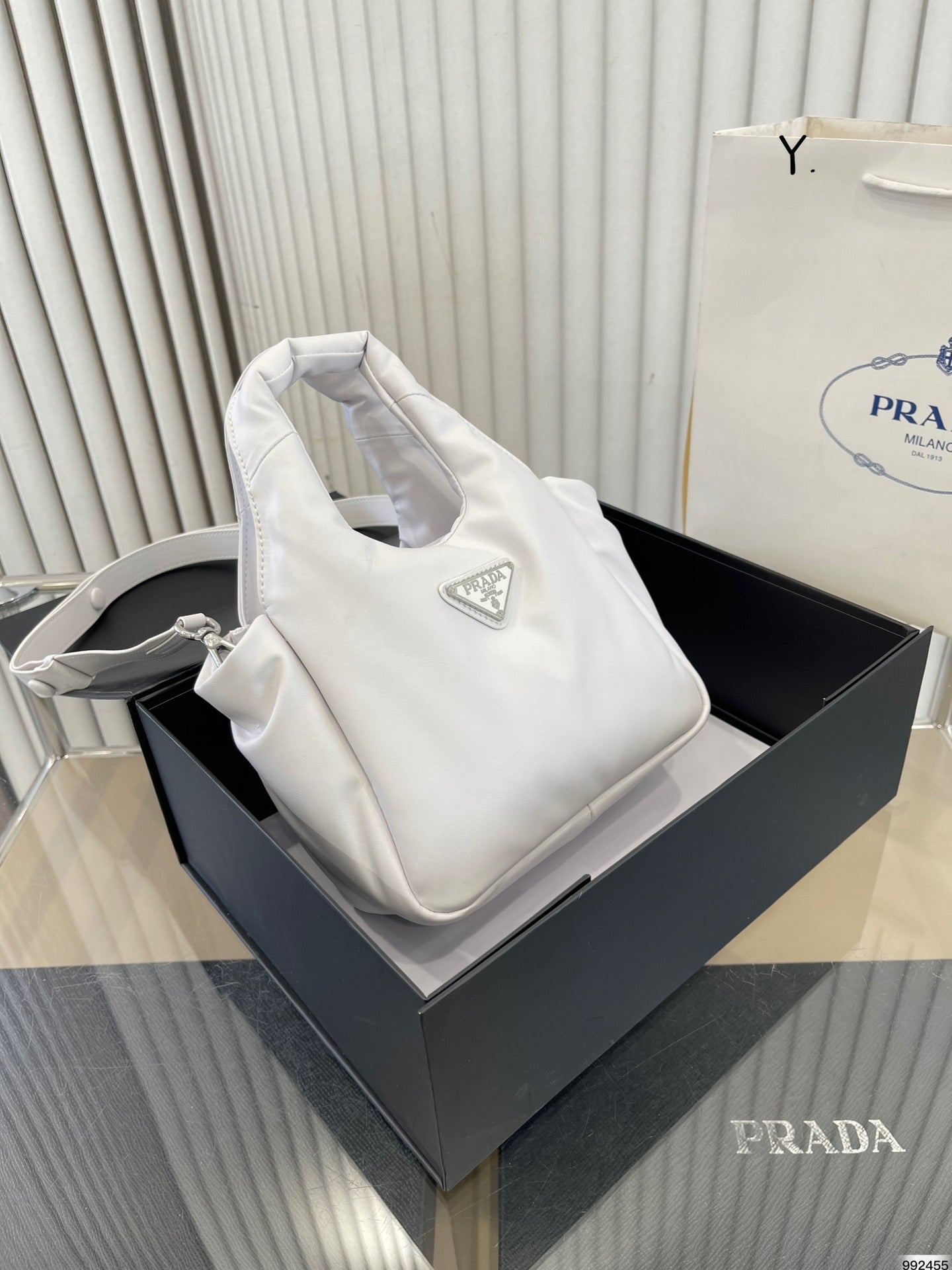 PRADA BAG-010