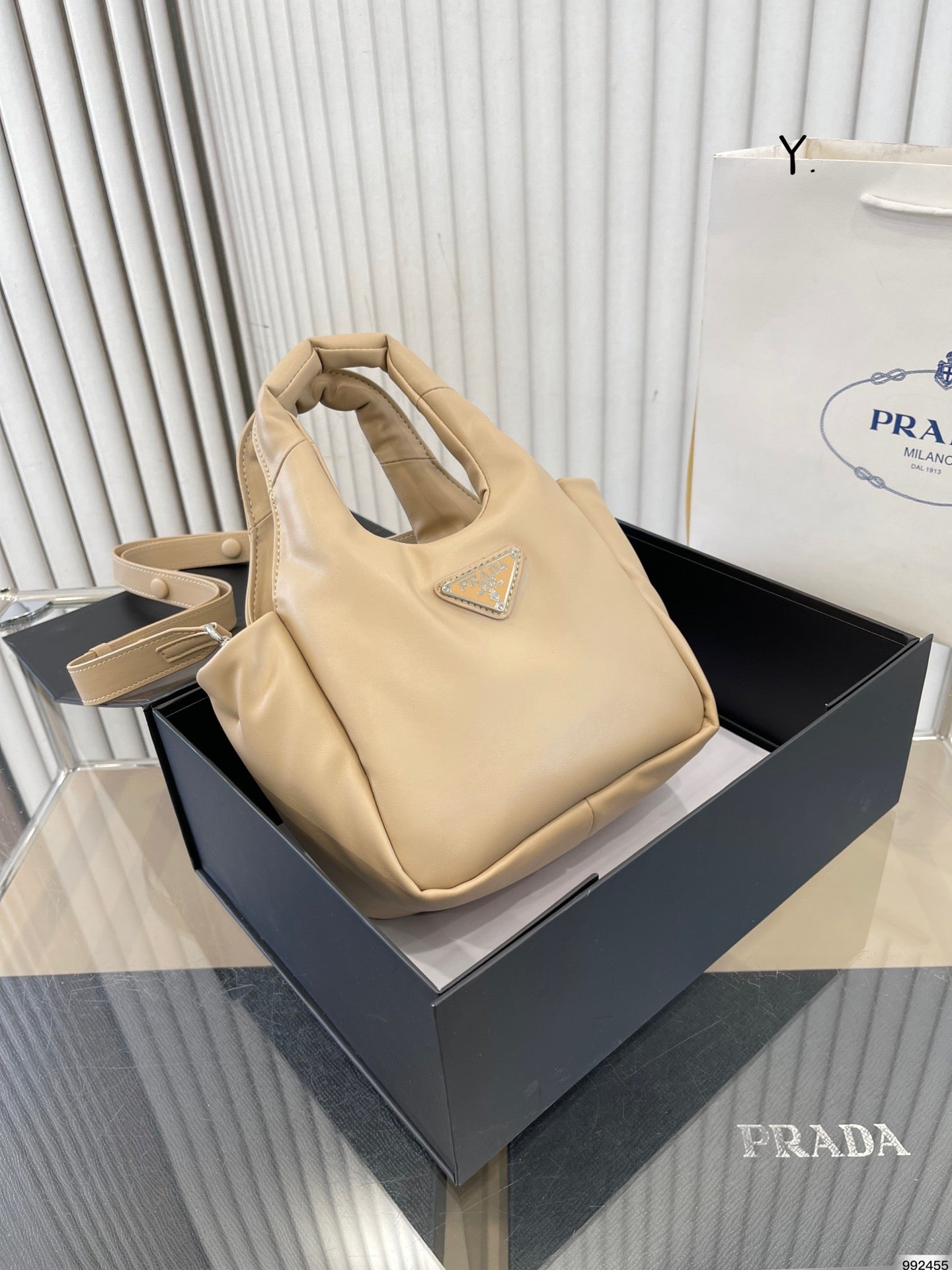 PRADA BAG-010