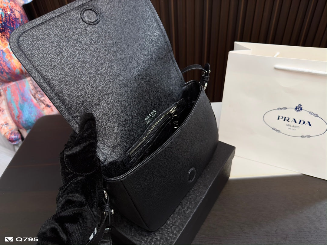 PRADA BAG-020