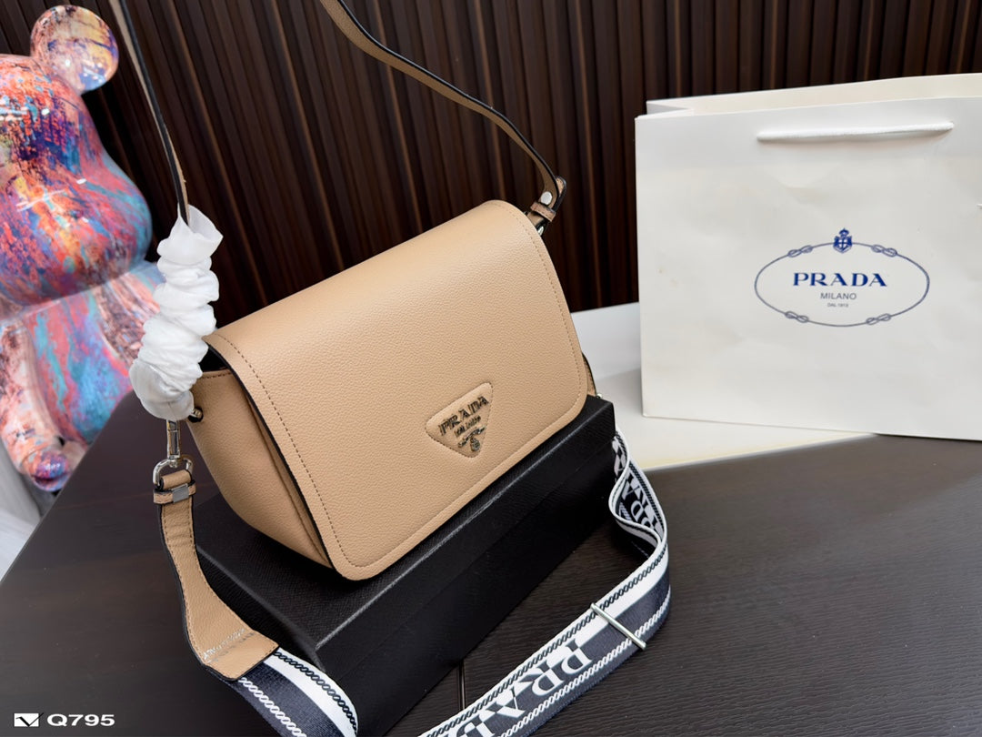 PRADA BAG-021