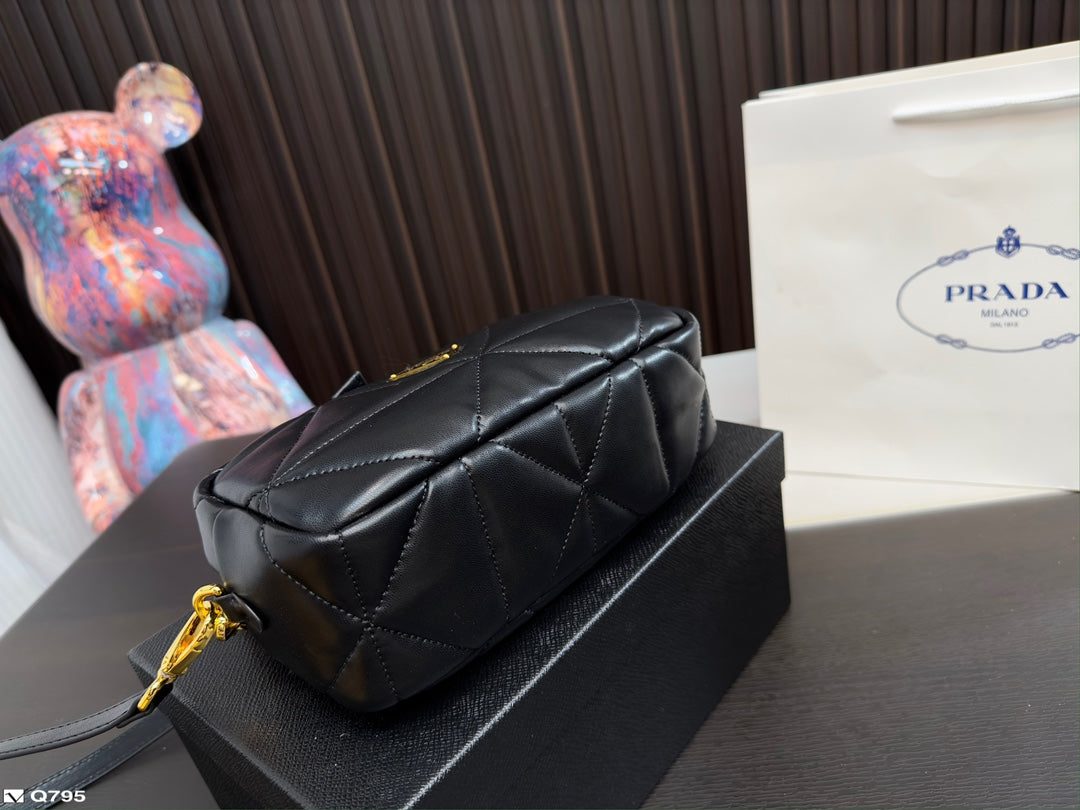 PRADA BAG-024