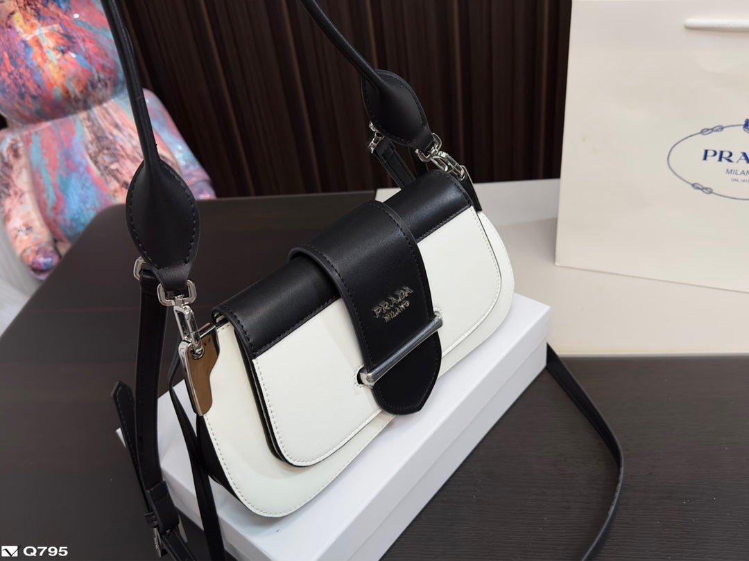 PRADA BAG-026