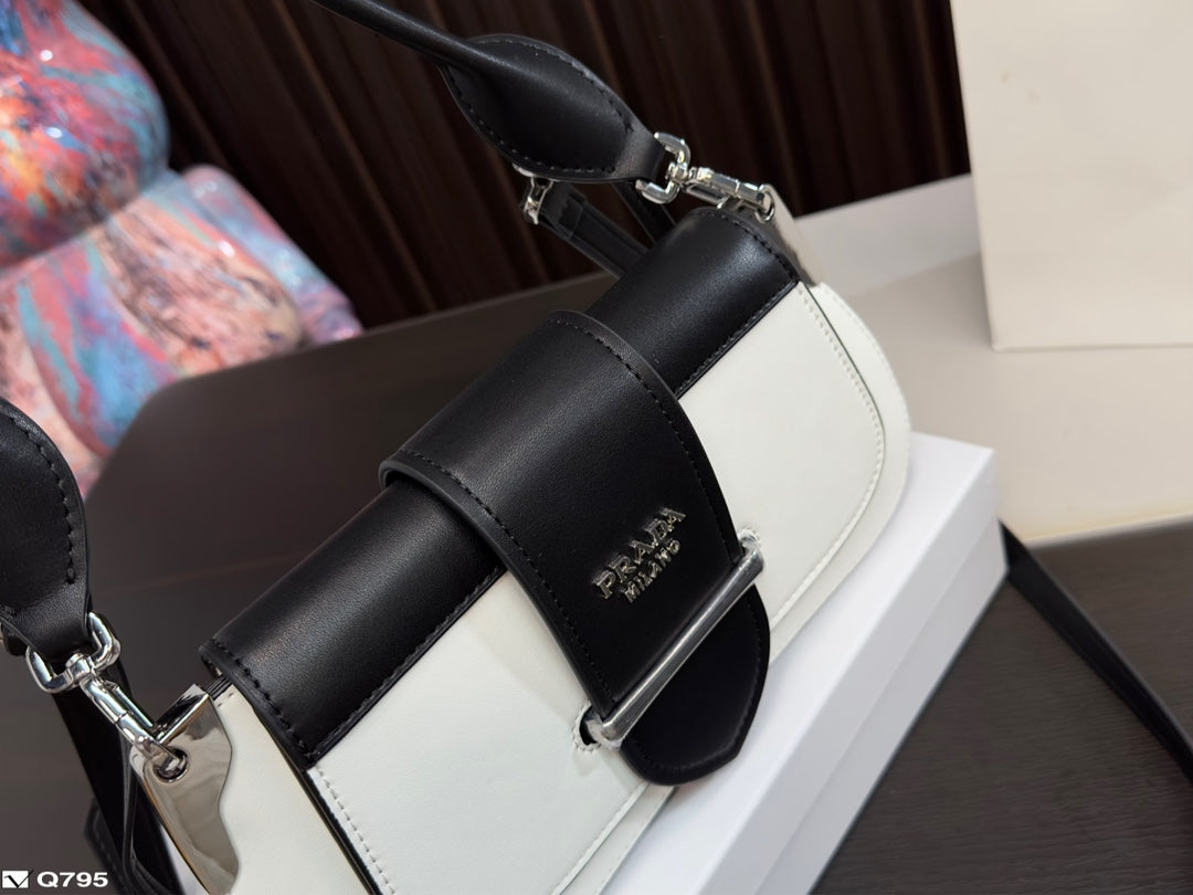 PRADA BAG-026