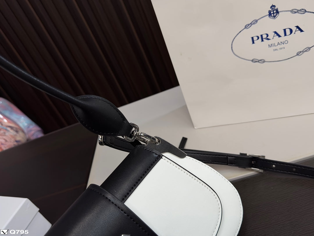PRADA BAG-026
