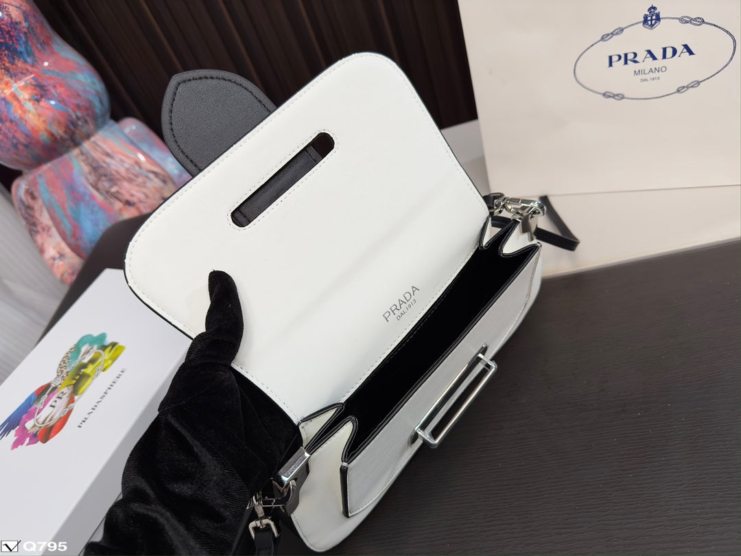 PRADA BAG-026