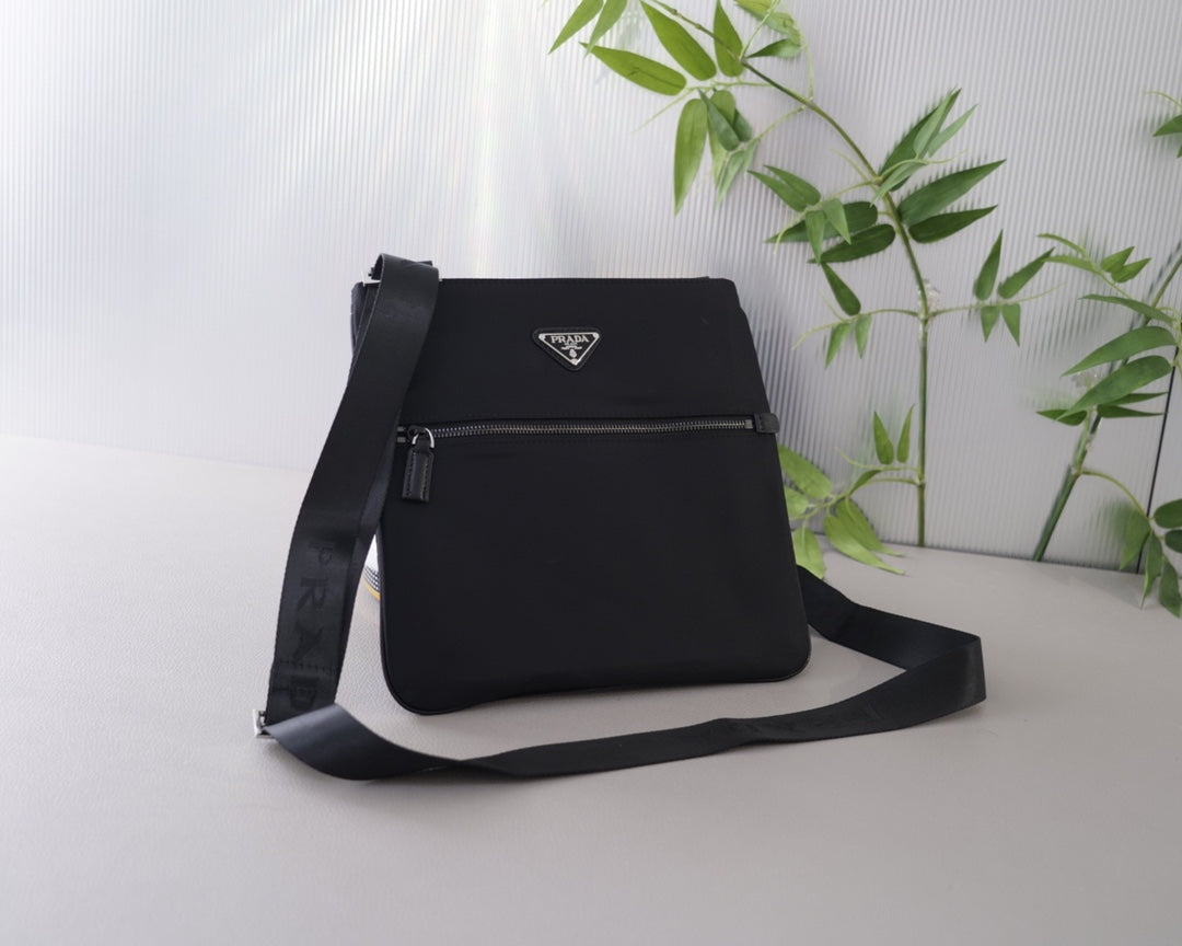 PRADA BAG-044
