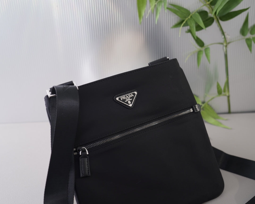 PRADA BAG-044