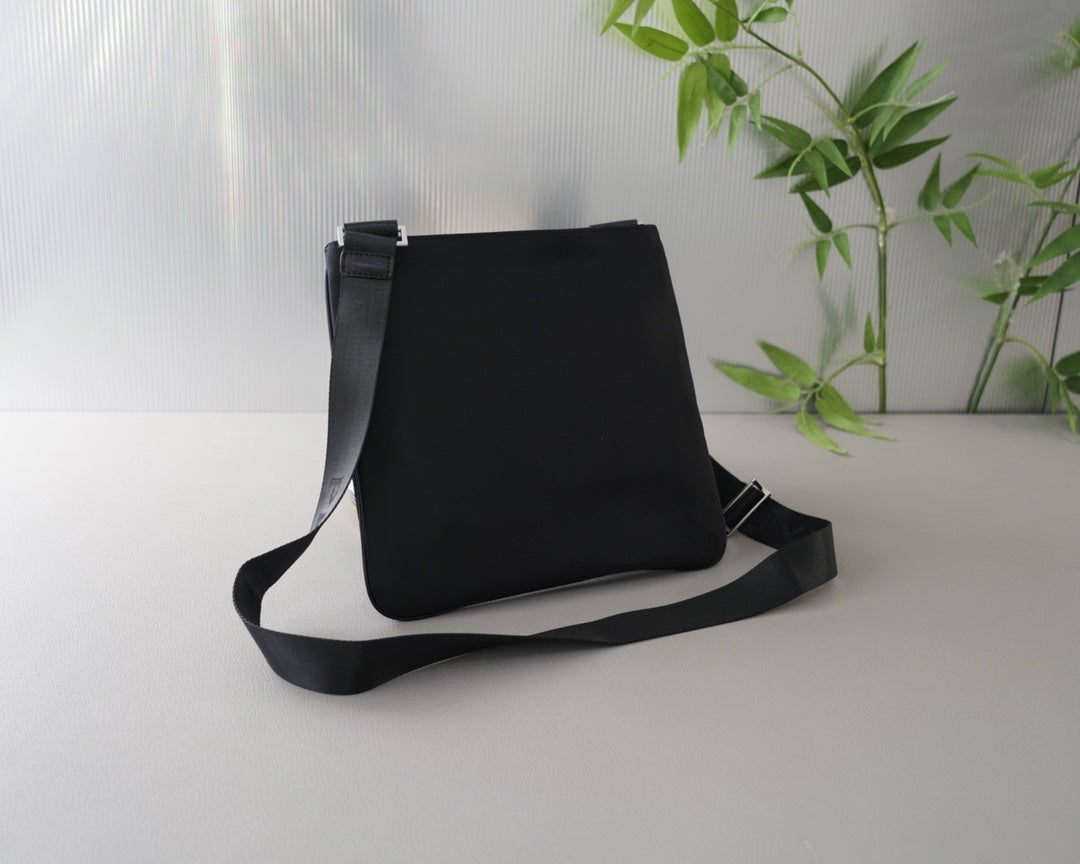 PRADA BAG-044