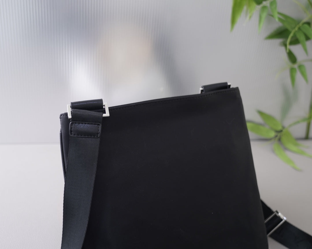 PRADA BAG-044