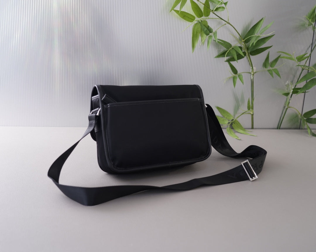PRADA BAG-046