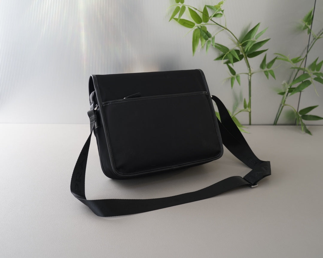 PRADA BAG-050
