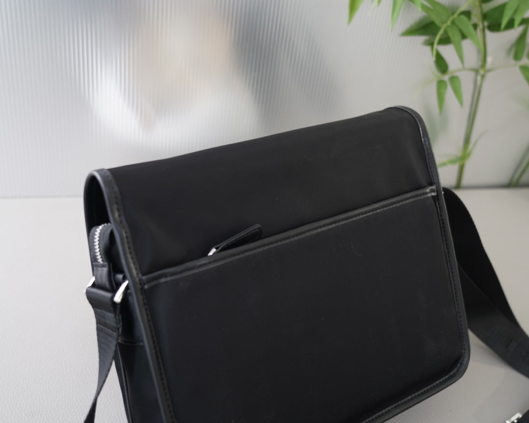 PRADA BAG-050