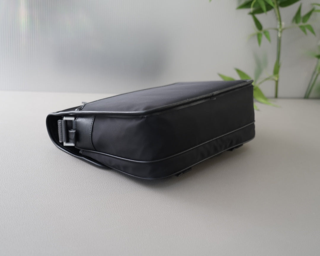 PRADA BAG-050