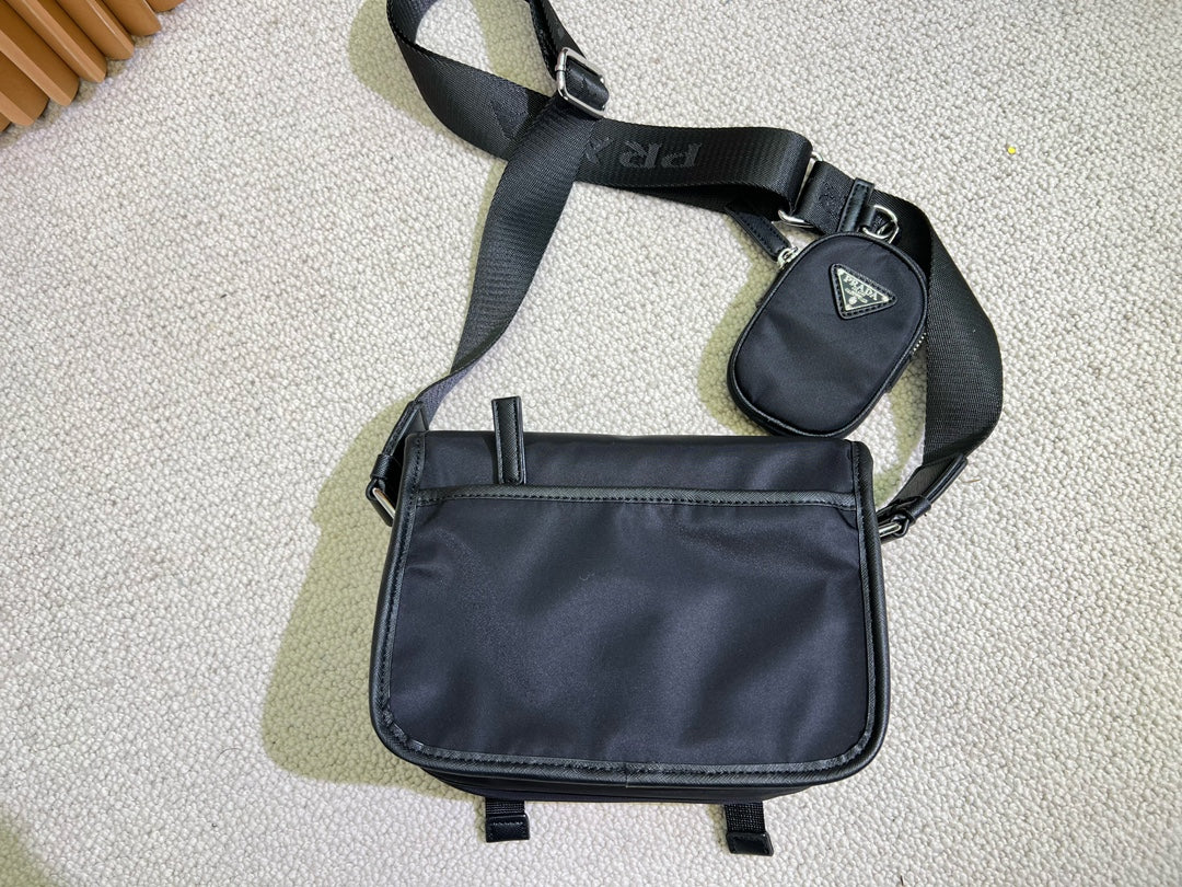 PRADA BAG-082