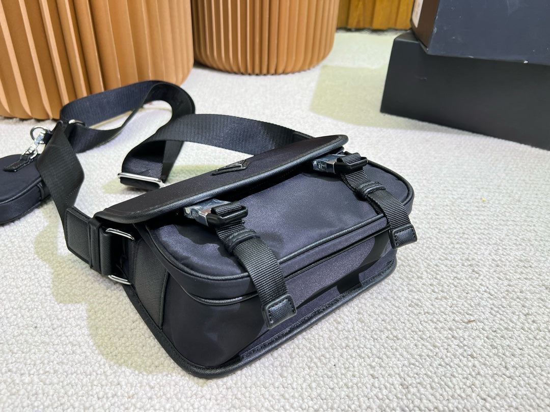 PRADA BAG-082