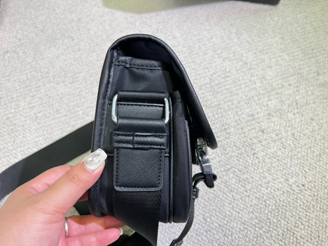 PRADA BAG-082