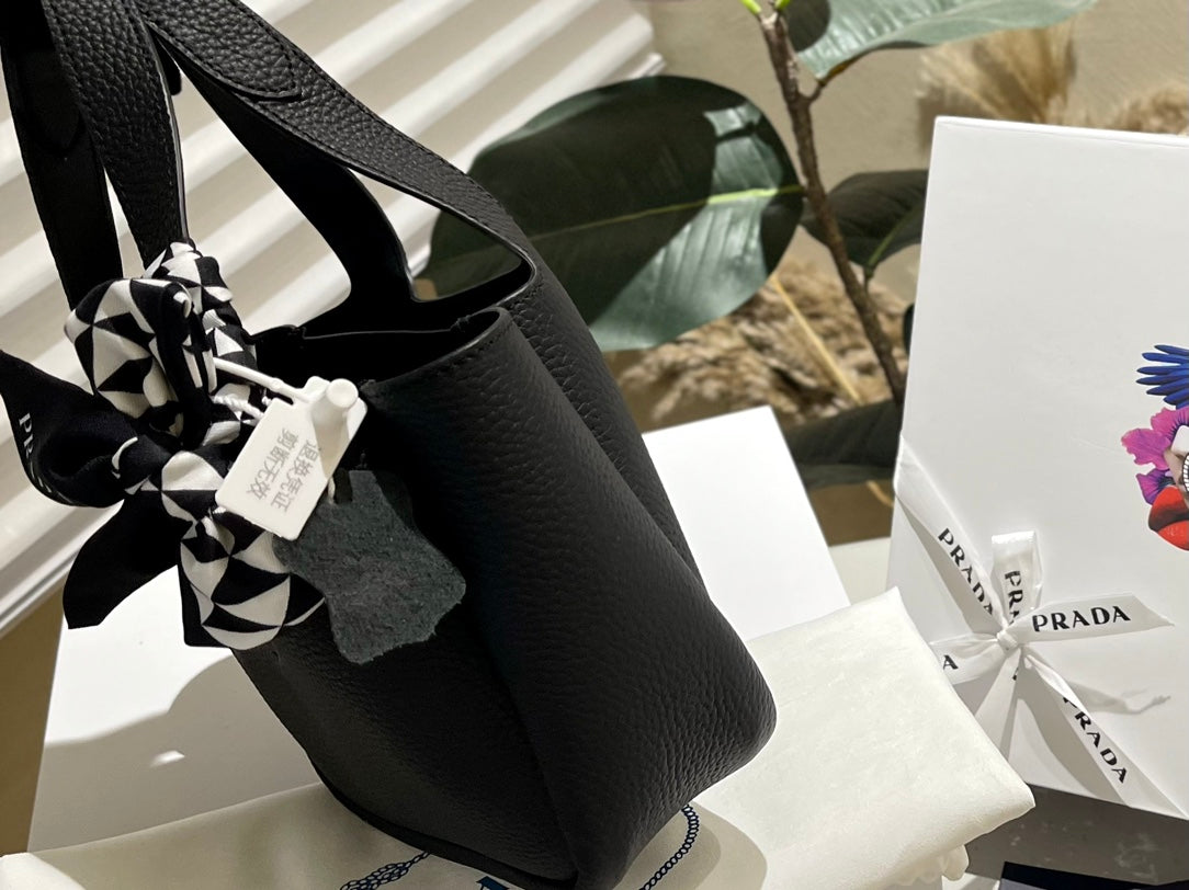 PRADA BAG-124