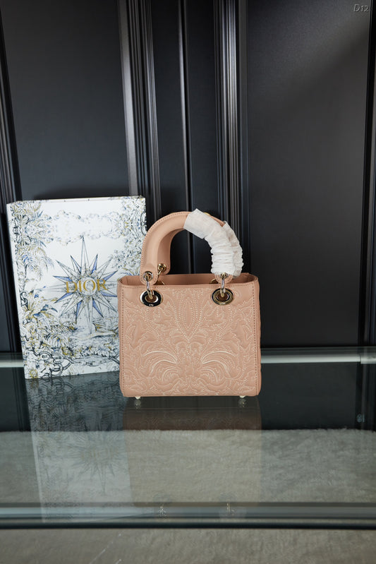 DIOR-582