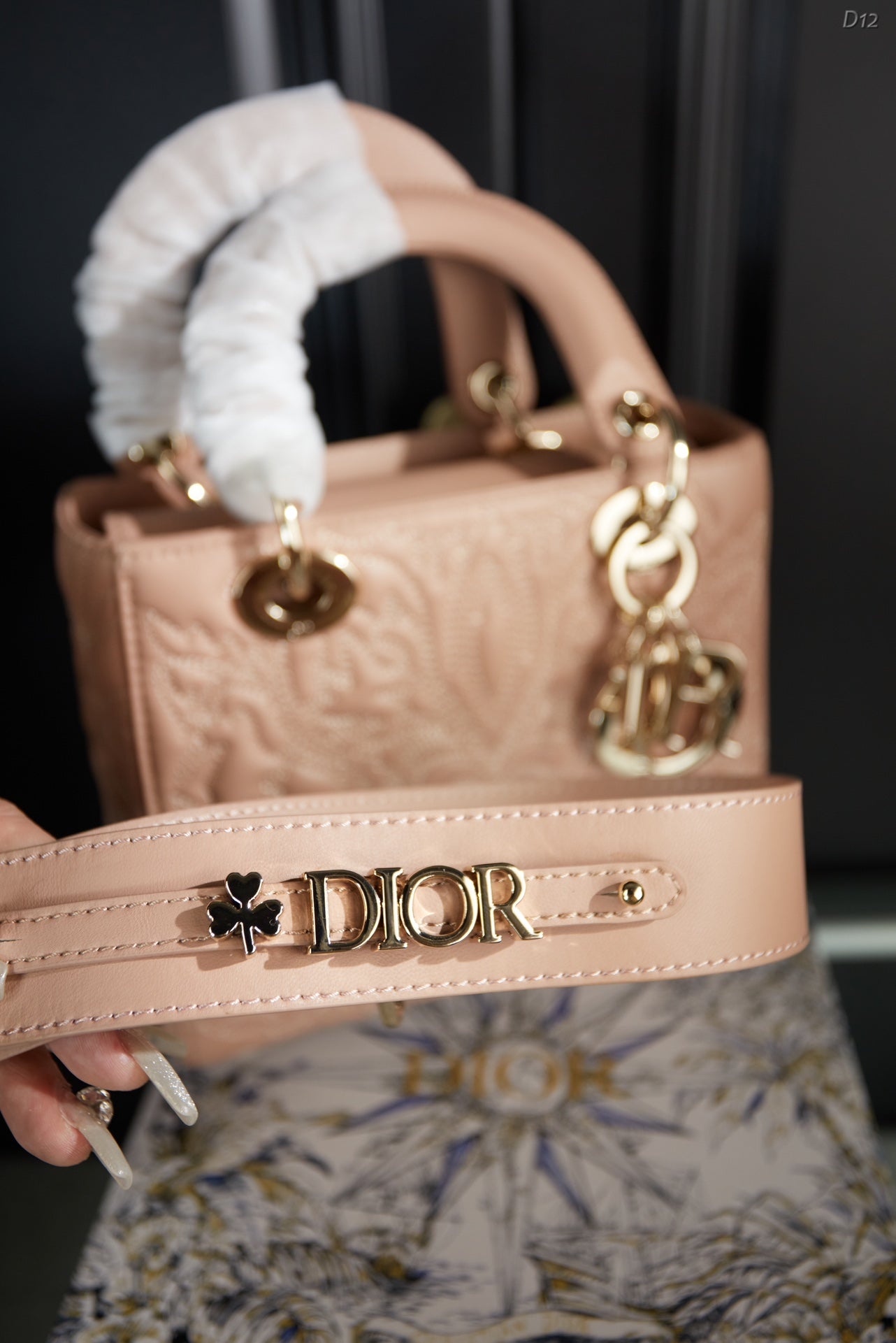 DIOR-582