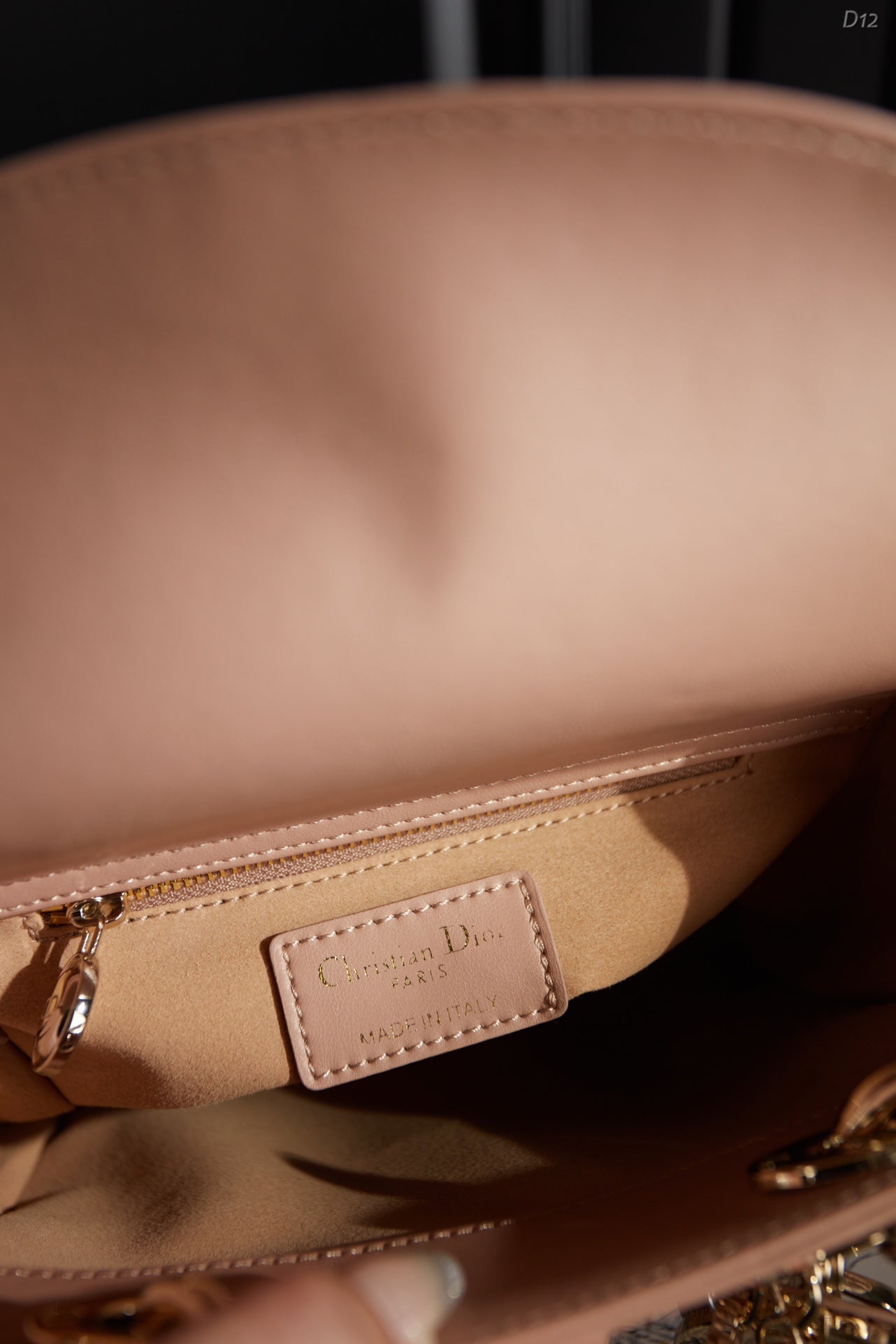 DIOR-582