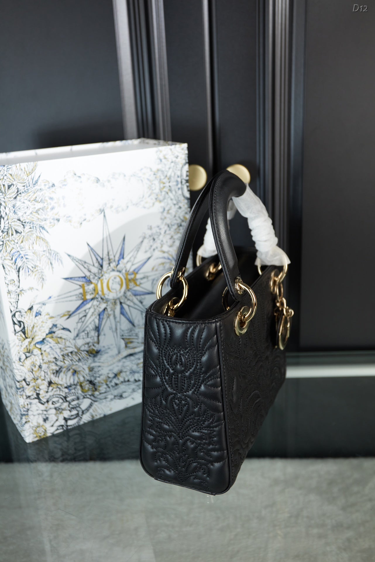 DIOR-581