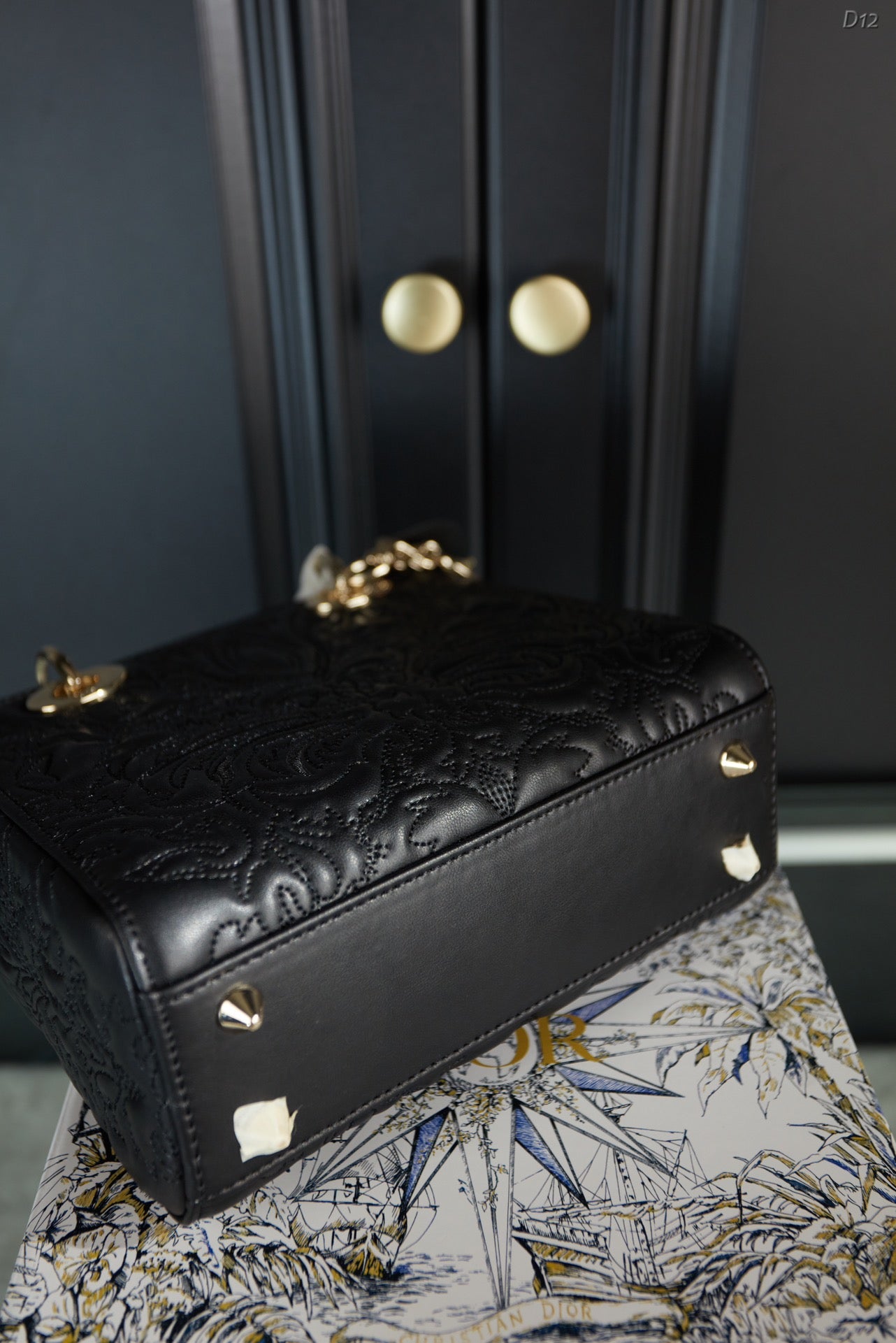 DIOR-581