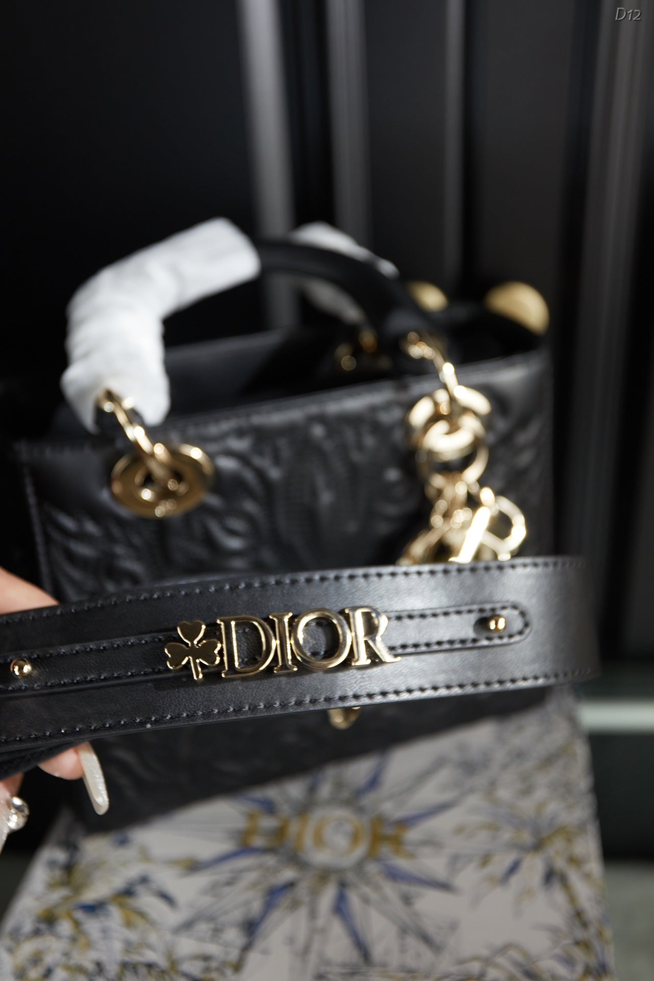 DIOR-581