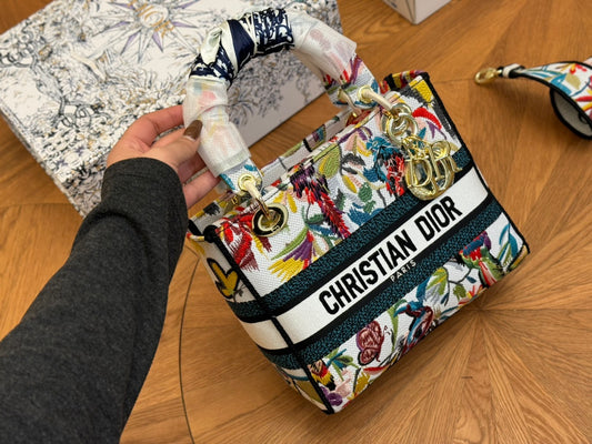 DIOR-684
