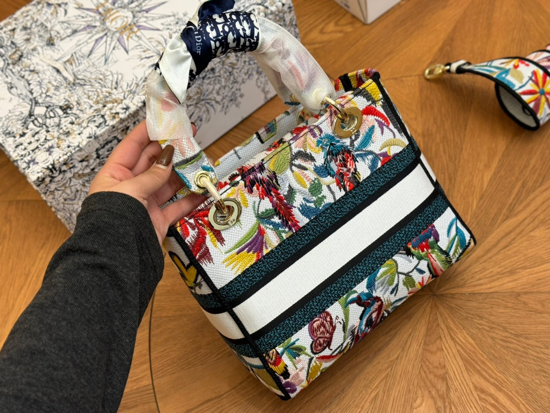 DIOR-684
