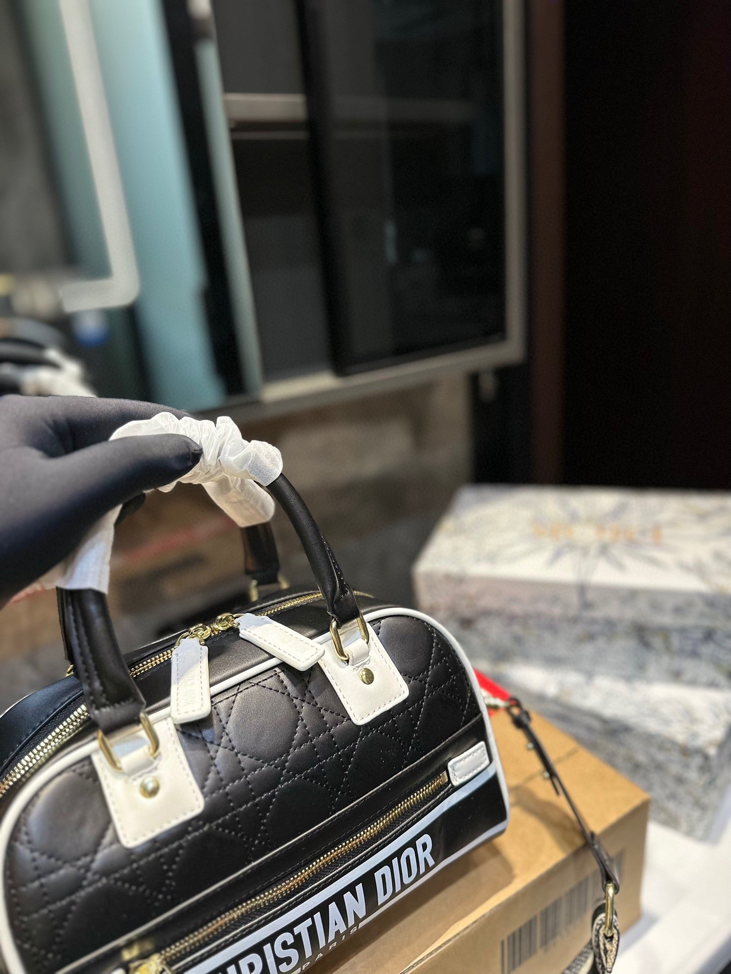 DIOR-482