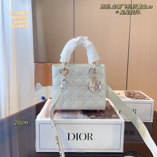 DIOR-641