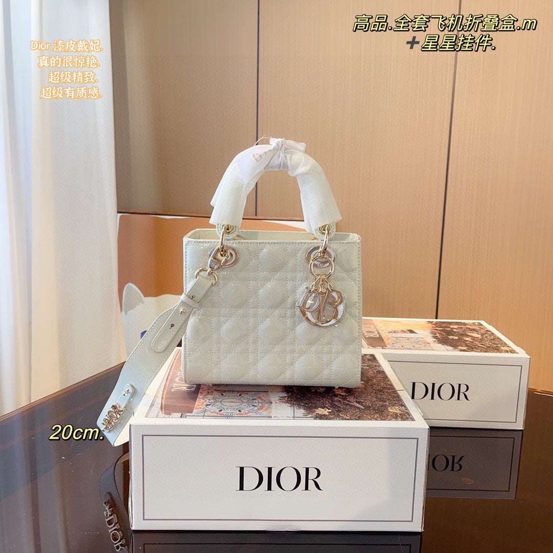 DIOR-641