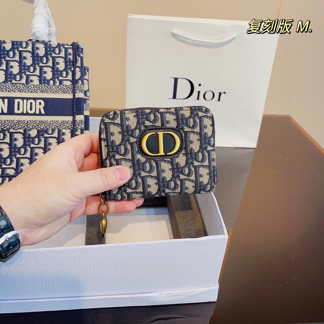DIOR-649