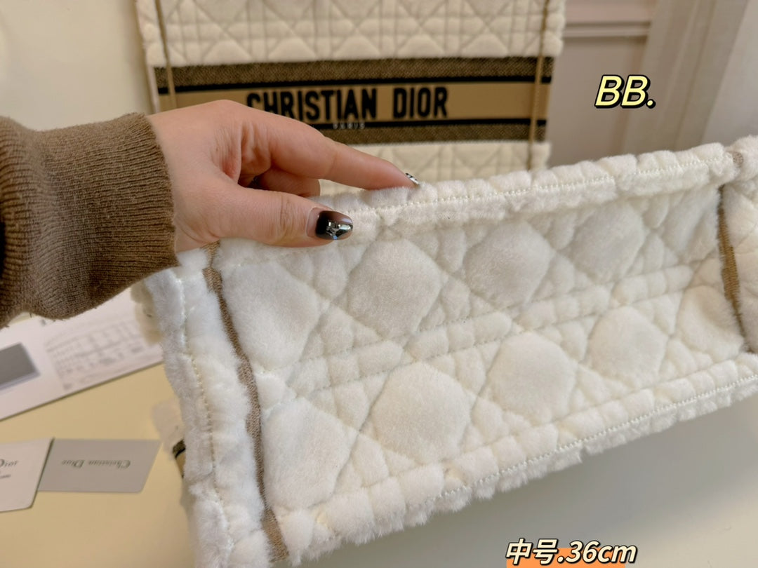 DIOR-664