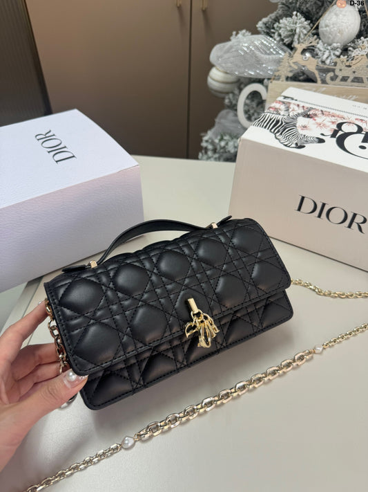 DIOR-589