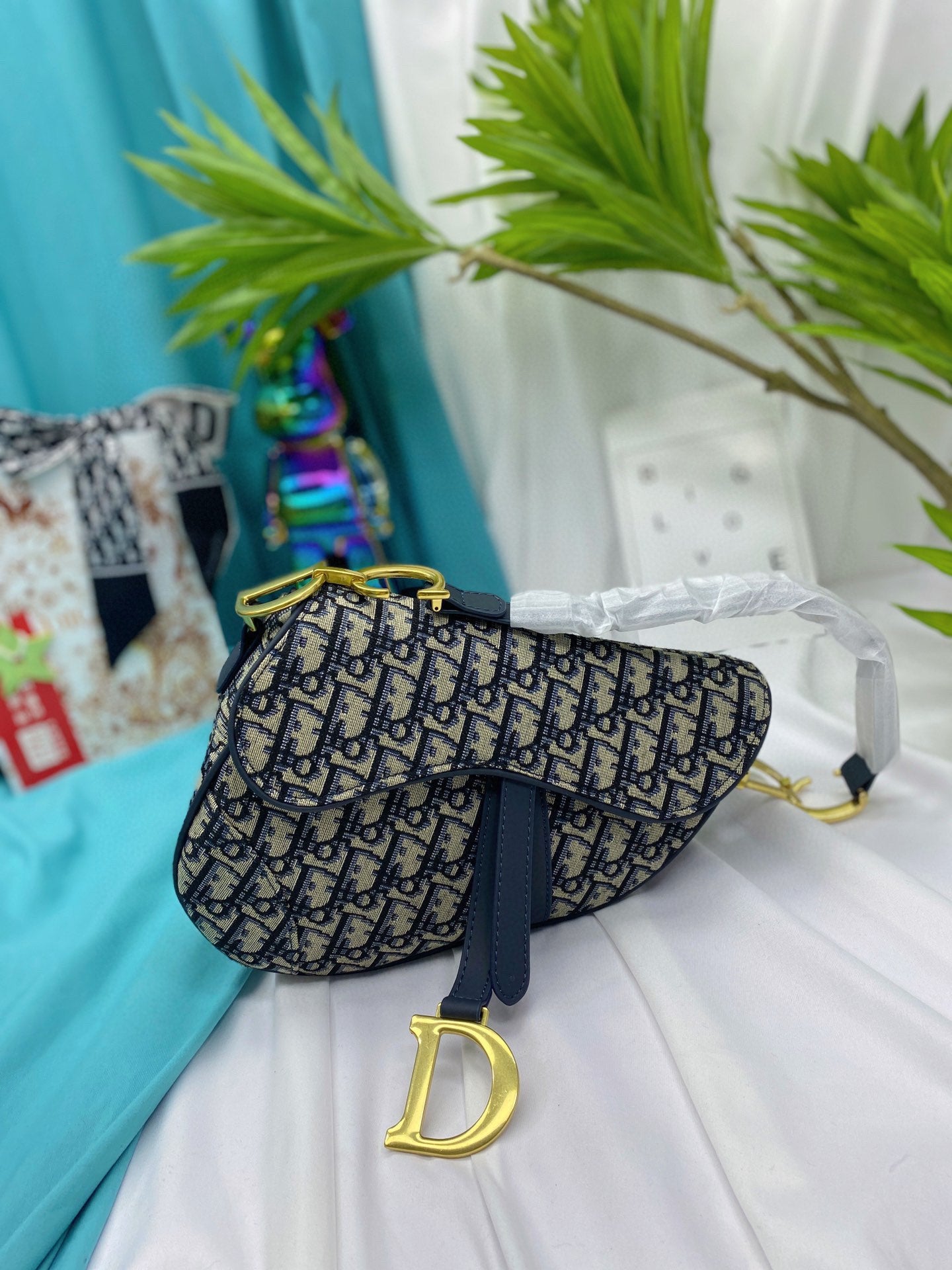 DIOR-542