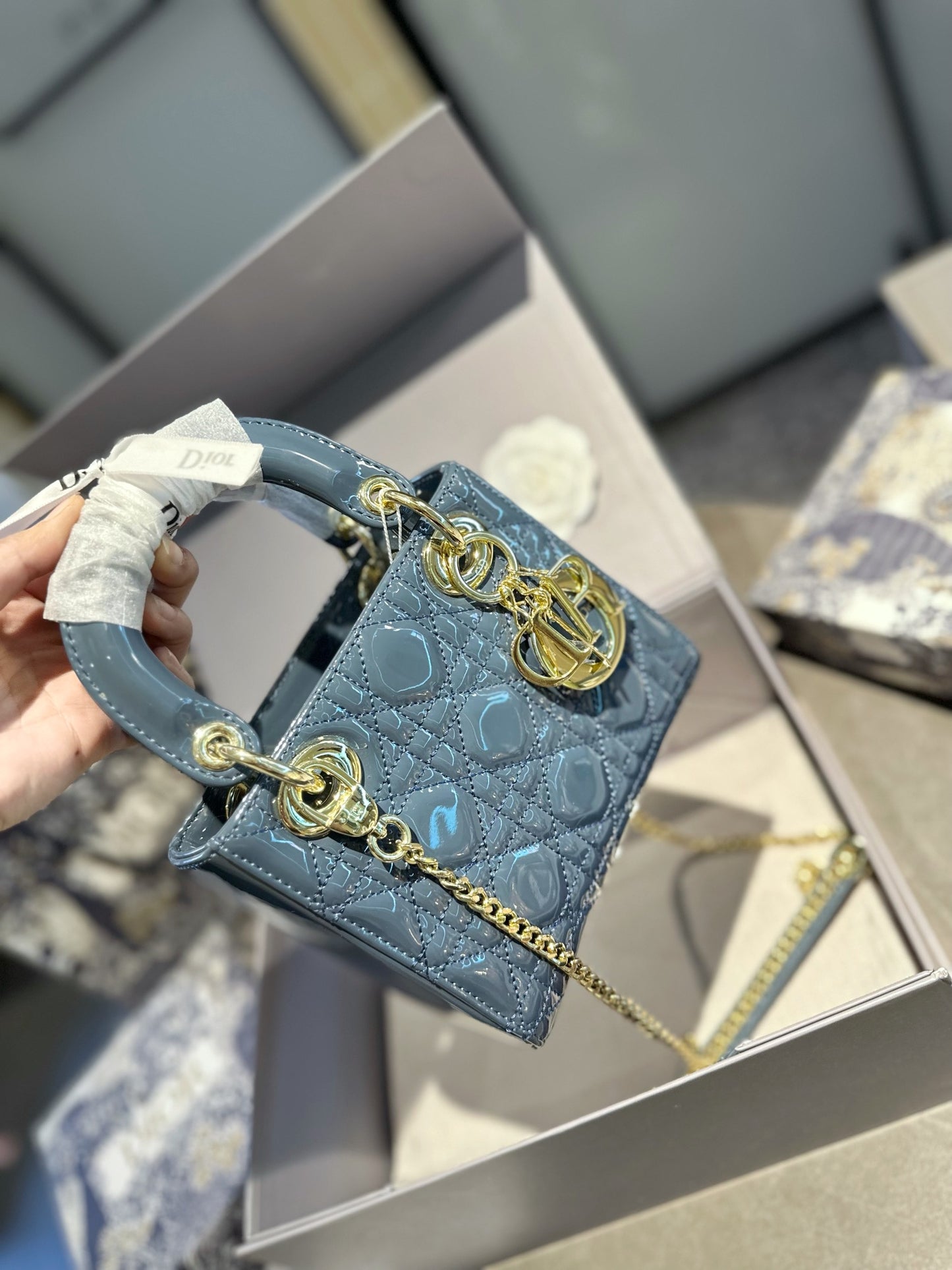 DIOR-539