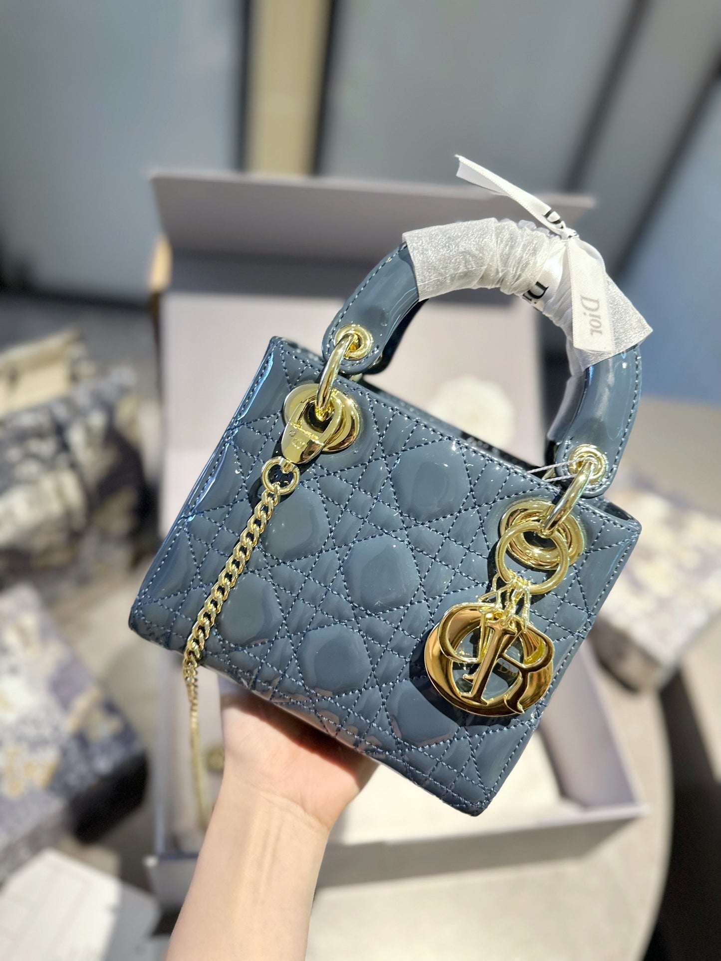 DIOR-539
