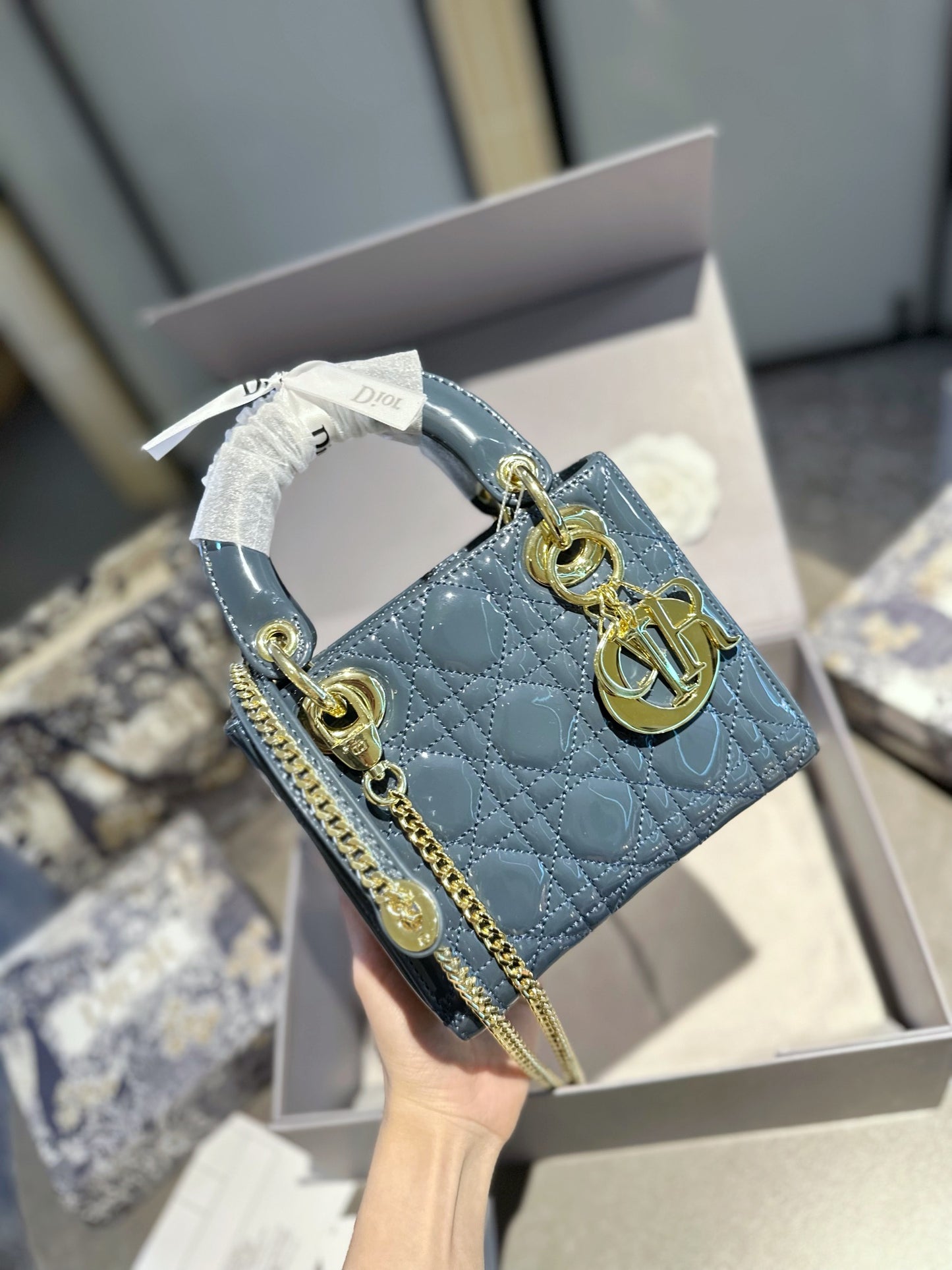 DIOR-539