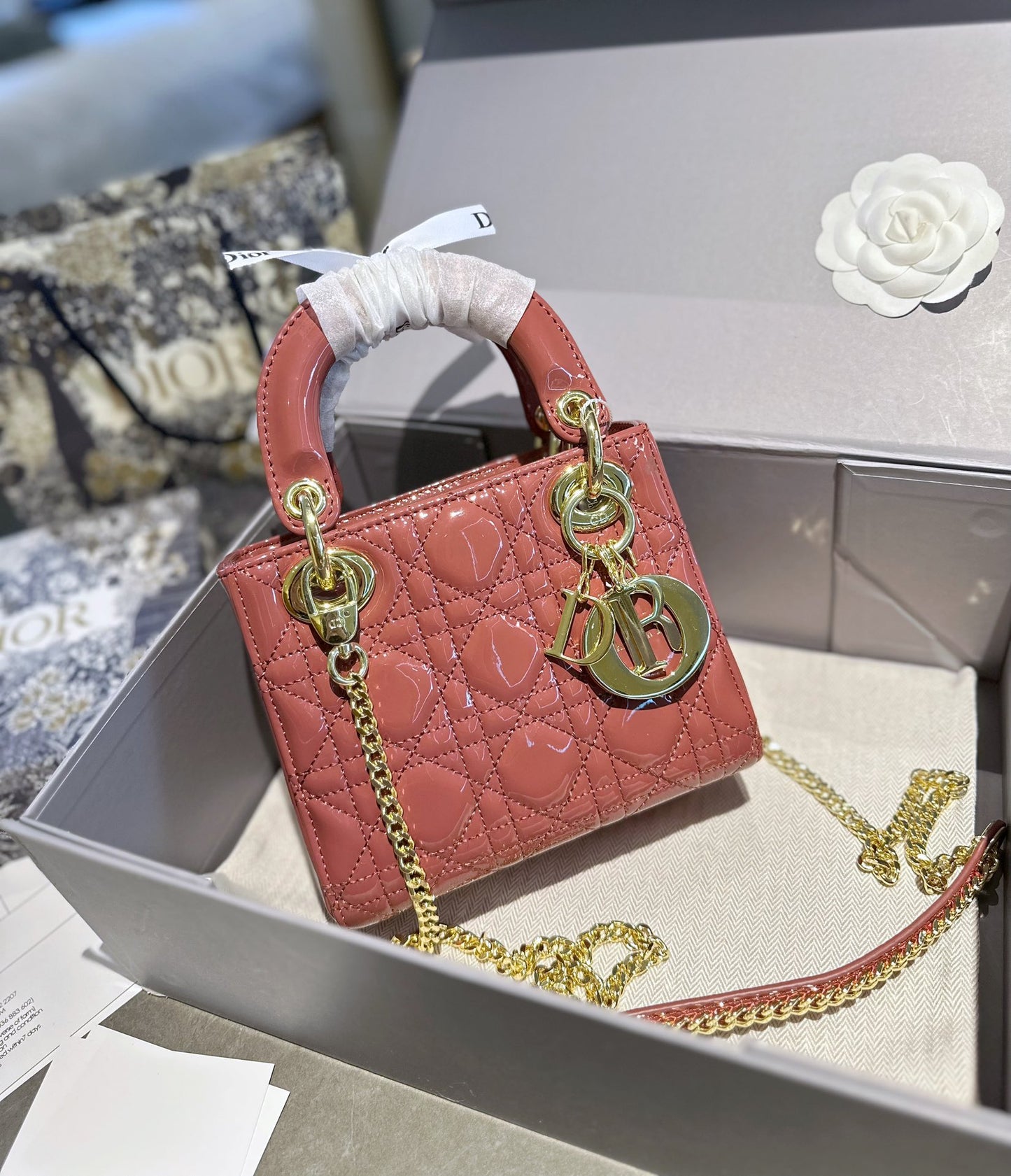 DIOR-539
